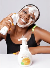 🌟 U Beauty Vitamin C Brightening Cleansing Mousse with Built-in-Brush (150ml)